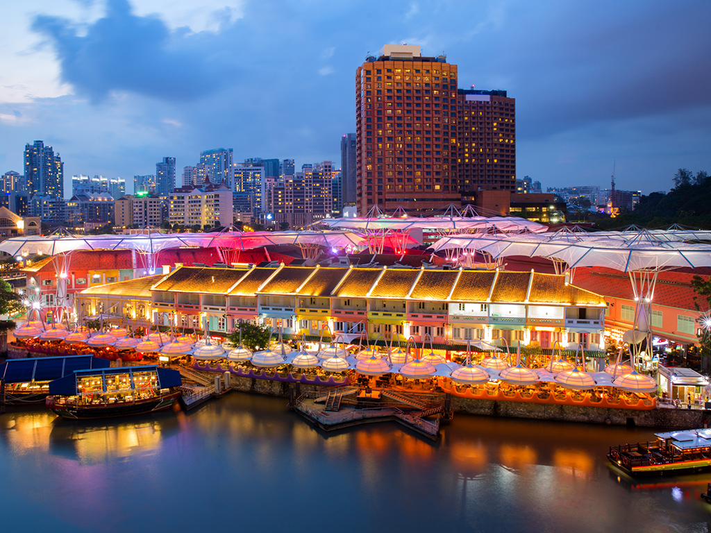 waterfront dining at clarke quay